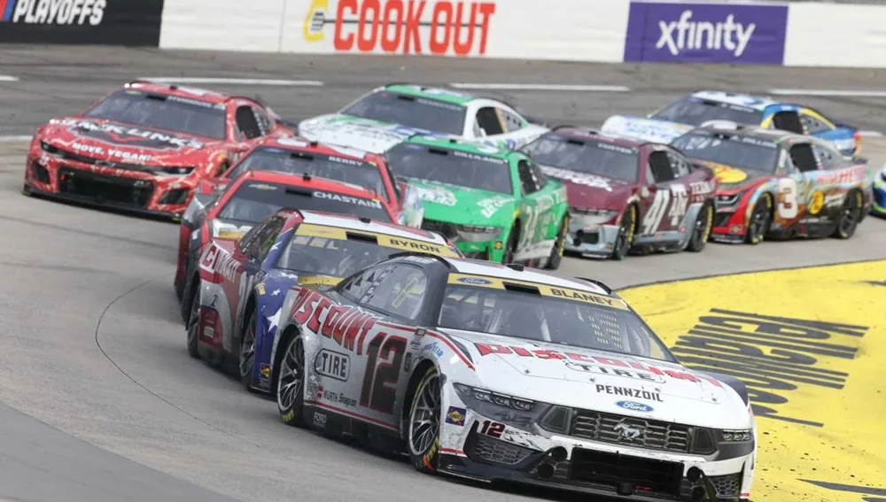 法律灰色地帶巨大！車手名字能用？NASCAR賽事資料能用？